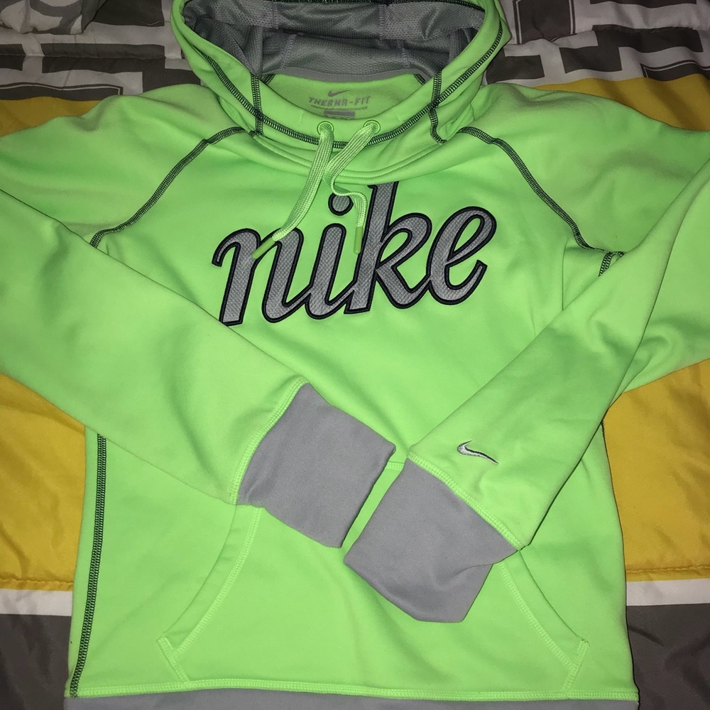 Like New Nike Therma Fit Hooded Sweatshirt